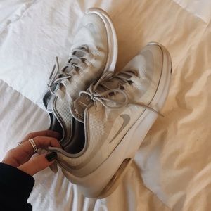 Women’s Nike Air Max Axis Running Shoes